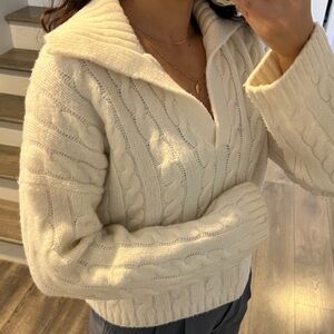 Abercrombie cream cable knit sweater